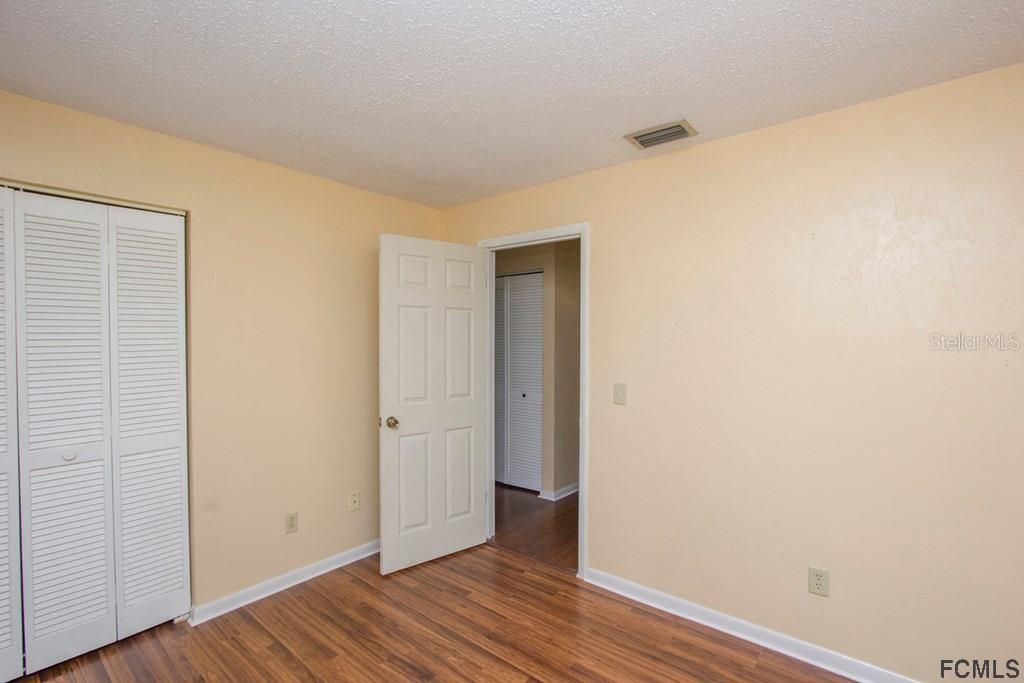 Recently Sold: $168,000 (3 beds, 2 baths, 1249 Square Feet)