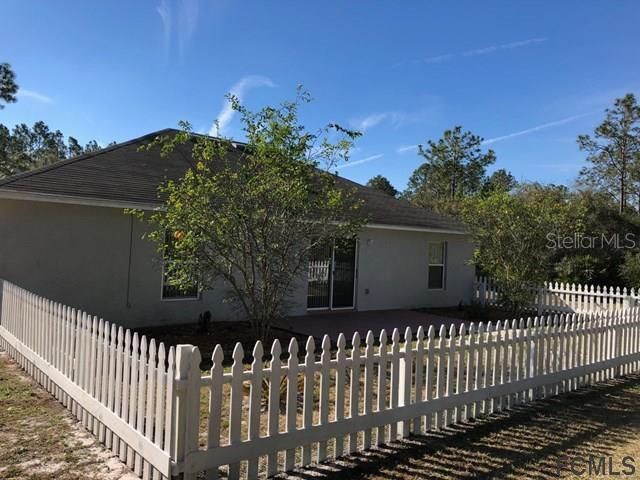 Recently Rented: $1,300 (3 beds, 2 baths, 1385 Square Feet)