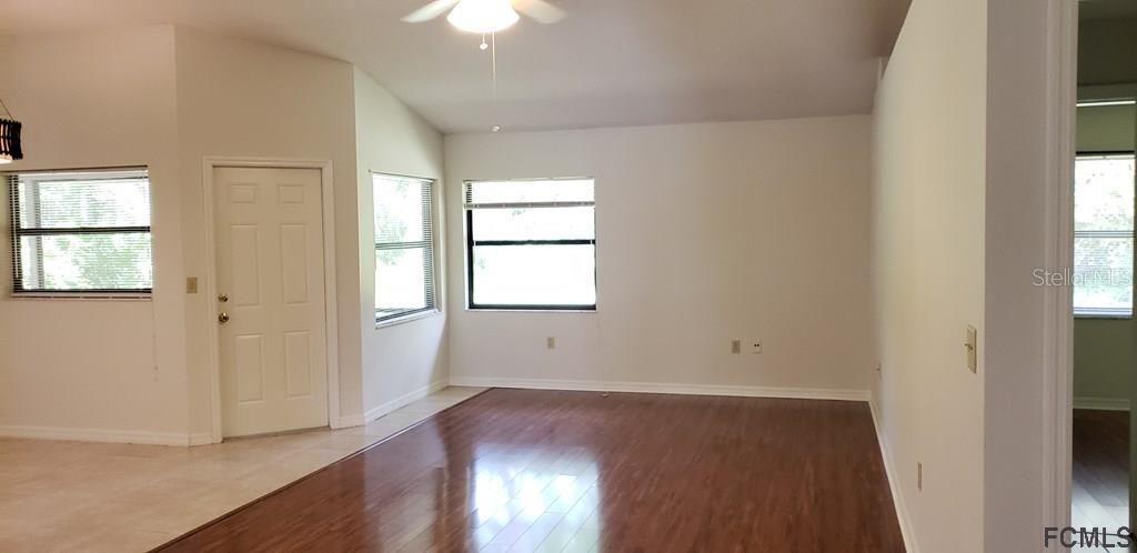 Recently Rented: $1,275 (3 beds, 2 baths, 1396 Square Feet)