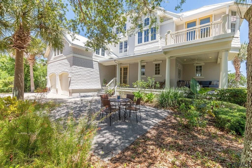 Recently Sold: $1,000,000 (4 beds, 3 baths, 4130 Square Feet)