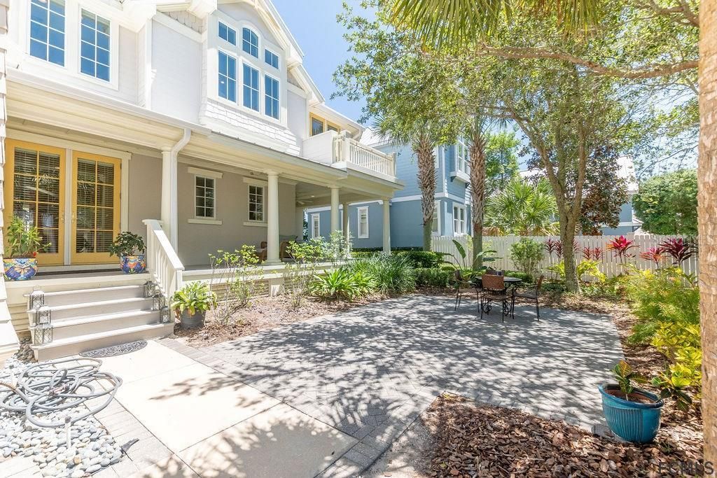 Recently Sold: $1,000,000 (4 beds, 3 baths, 4130 Square Feet)