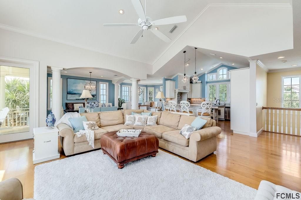 Recently Sold: $1,000,000 (4 beds, 3 baths, 4130 Square Feet)