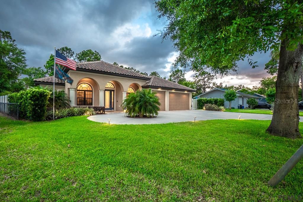 Recently Sold: $433,000 (3 beds, 3 baths, 2518 Square Feet)