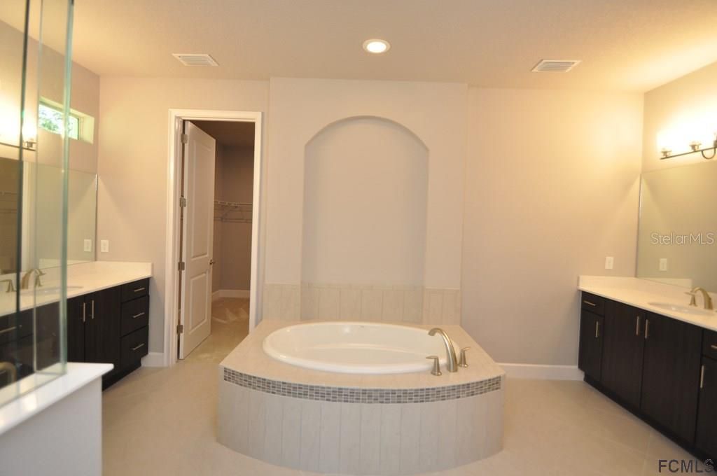 Недавно арендовано: $3,500 (4 спален, 3 ванн, 2800 Квадратных фут)