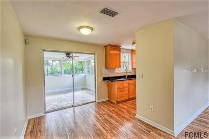 Recently Sold: $179,900 (3 beds, 1 baths, 1232 Square Feet)