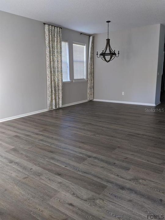 Recently Rented: $2,500 (4 beds, 2 baths, 2956 Square Feet)