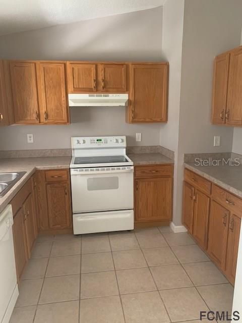 Recently Rented: $1,250 (3 beds, 2 baths, 1124 Square Feet)