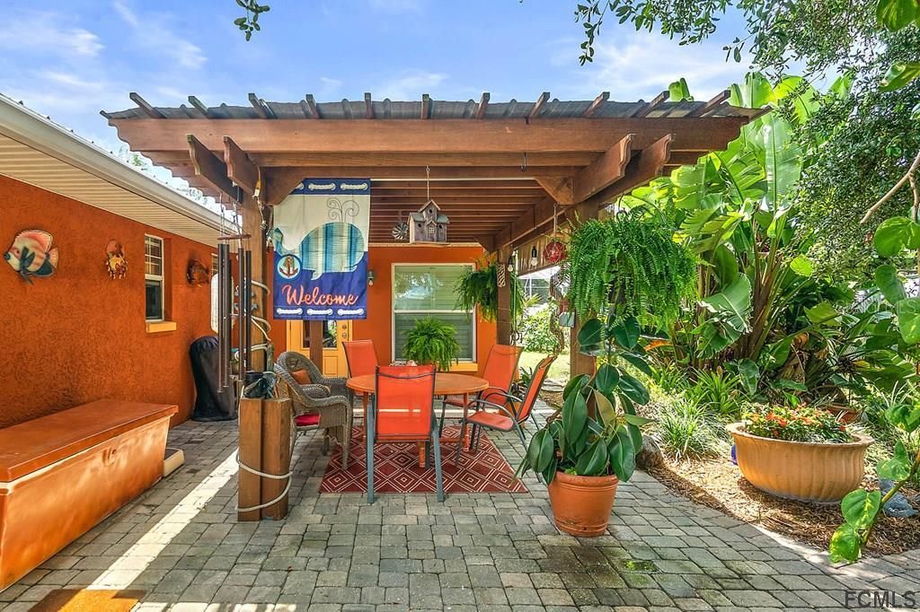 Recently Sold: $410,000 (3 beds, 2 baths, 1362 Square Feet)