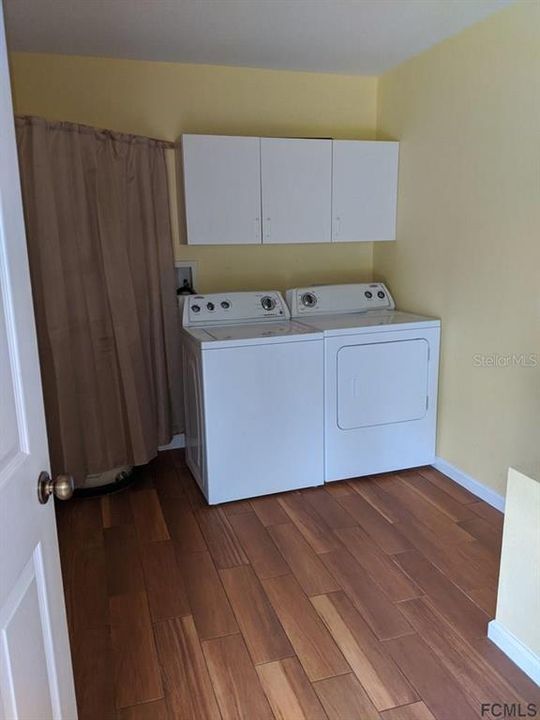 Recently Rented: $1,300 (3 beds, 2 baths, 1120 Square Feet)