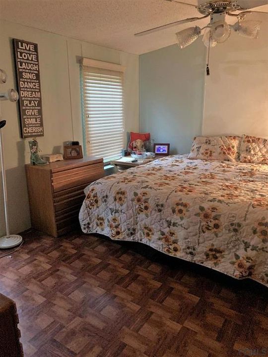 Vendido Recientemente: $147,000 (3 camas, 2 baños, 1404 Pies cuadrados)