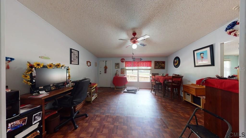 Recently Sold: $147,000 (3 beds, 2 baths, 1404 Square Feet)