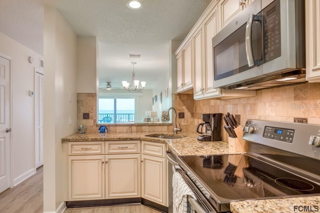 Recently Sold: $479,000 (2 beds, 2 baths, 1064 Square Feet)