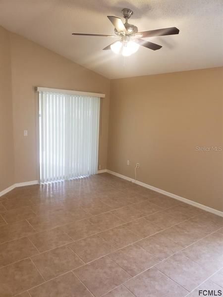 Recently Rented: $1,600 (4 beds, 2 baths, 2101 Square Feet)