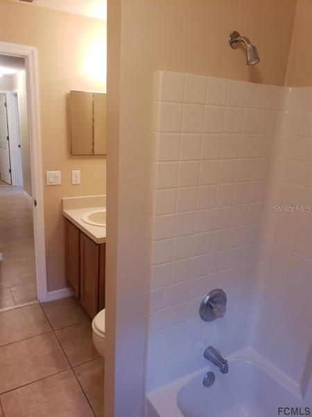 Недавно арендовано: $1,600 (4 спален, 2 ванн, 2101 Квадратных фут)
