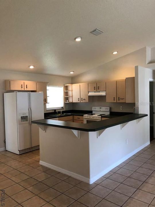 Recently Rented: $1,300 (3 beds, 2 baths, 1399 Square Feet)