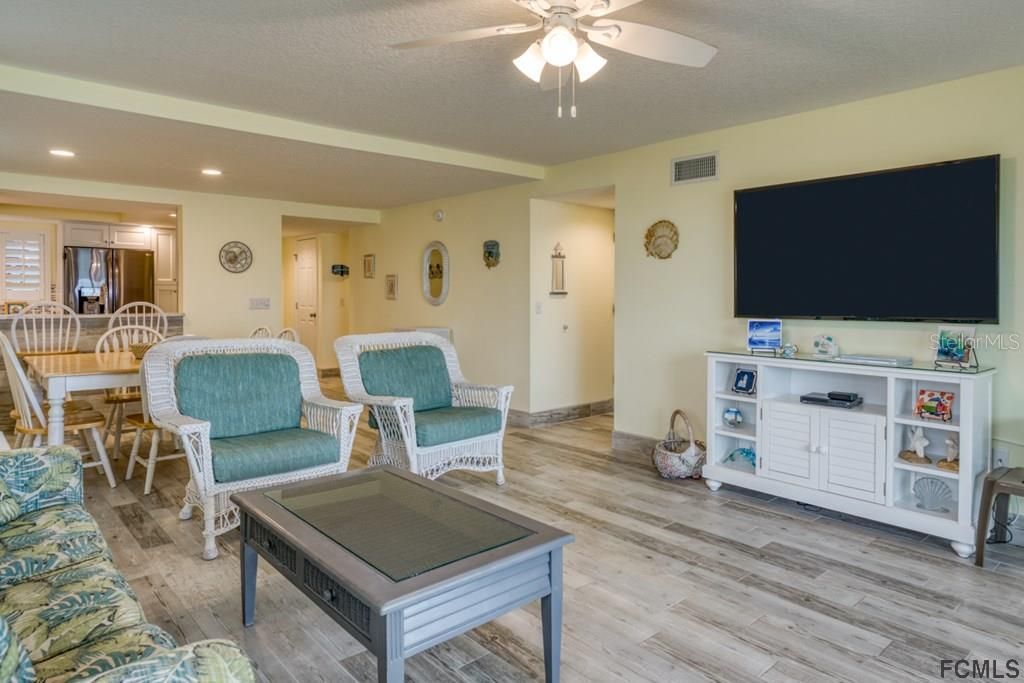 Recently Sold: $699,000 (3 beds, 2 baths, 1200 Square Feet)