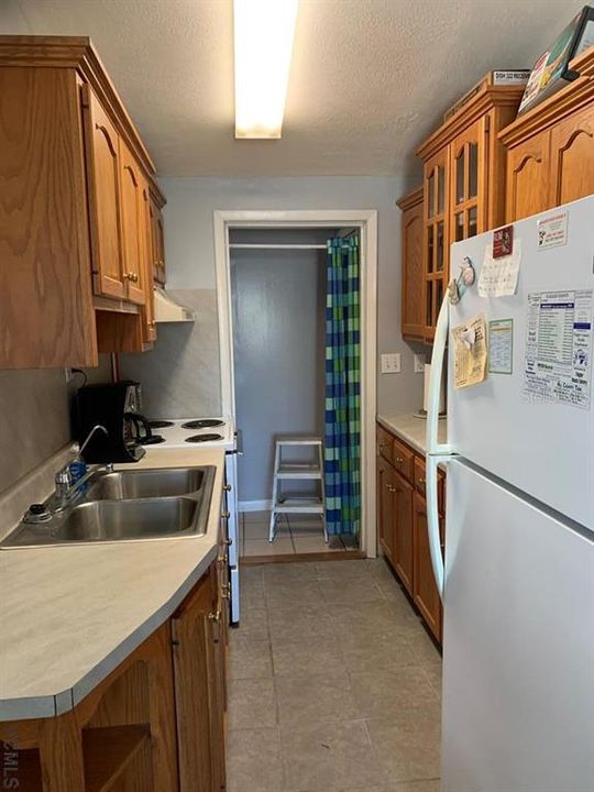 Recently Rented: $1,450 (1 beds, 1 baths, 700 Square Feet)