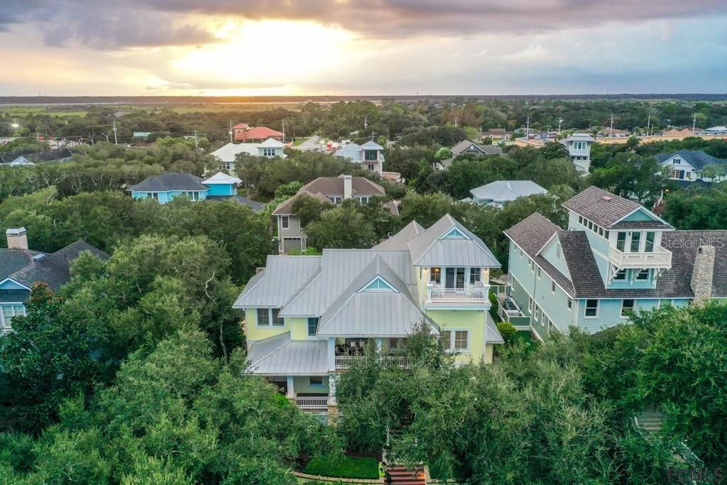 Recently Sold: $1,800,000 (4 beds, 4 baths, 4522 Square Feet)