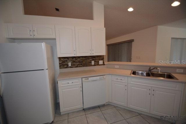 Recently Rented: $1,525 (3 beds, 2 baths, 1724 Square Feet)