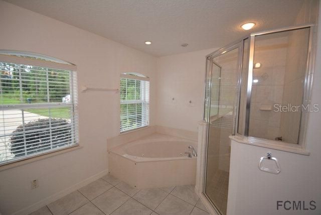 Recently Rented: $1,525 (3 beds, 2 baths, 1724 Square Feet)