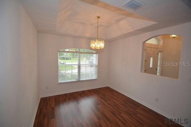 Recently Rented: $1,525 (3 beds, 2 baths, 1724 Square Feet)