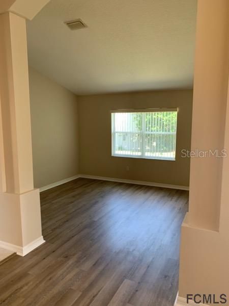 Recently Rented: $2,300 (4 beds, 2 baths, 2131 Square Feet)