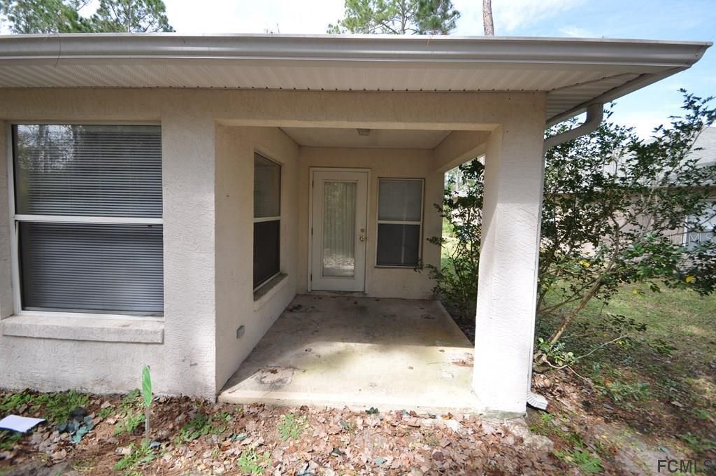 Recently Rented: $1,300 (3 beds, 2 baths, 1200 Square Feet)