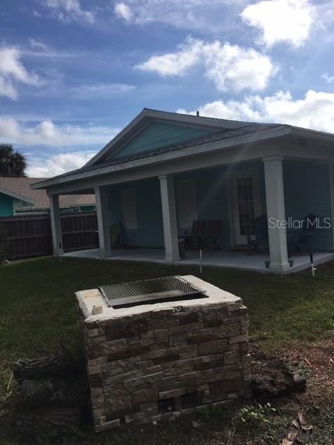 Recently Sold: $359,000 (3 beds, 2 baths, 1446 Square Feet)