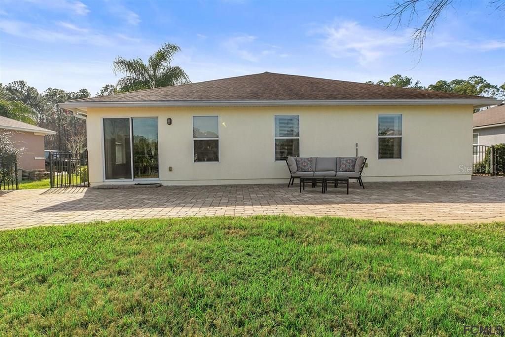 Recently Sold: $320,000 (3 beds, 2 baths, 1925 Square Feet)