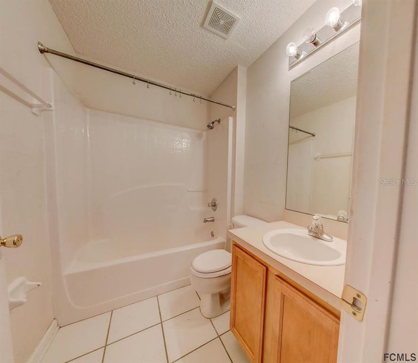 最近售出: $195,000 (3 贝兹, 2 浴室, 1338 平方英尺)