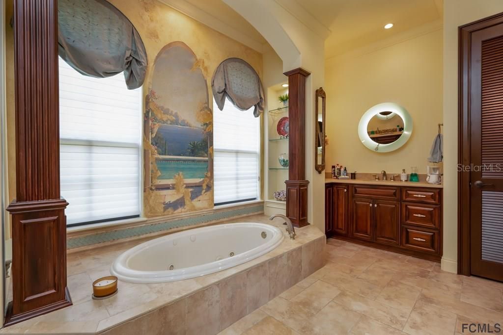 Недавно продано: $1,150,000 (4 спален, 4 ванн, 4141 Квадратных фут)