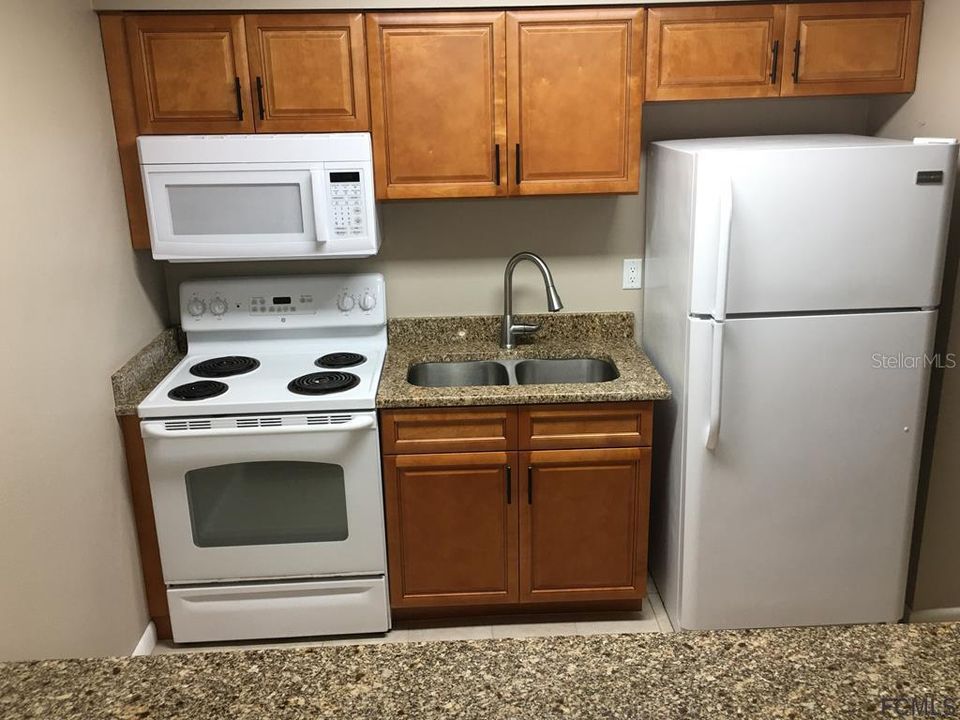 Recently Rented: $900 (1 beds, 1 baths, 762 Square Feet)