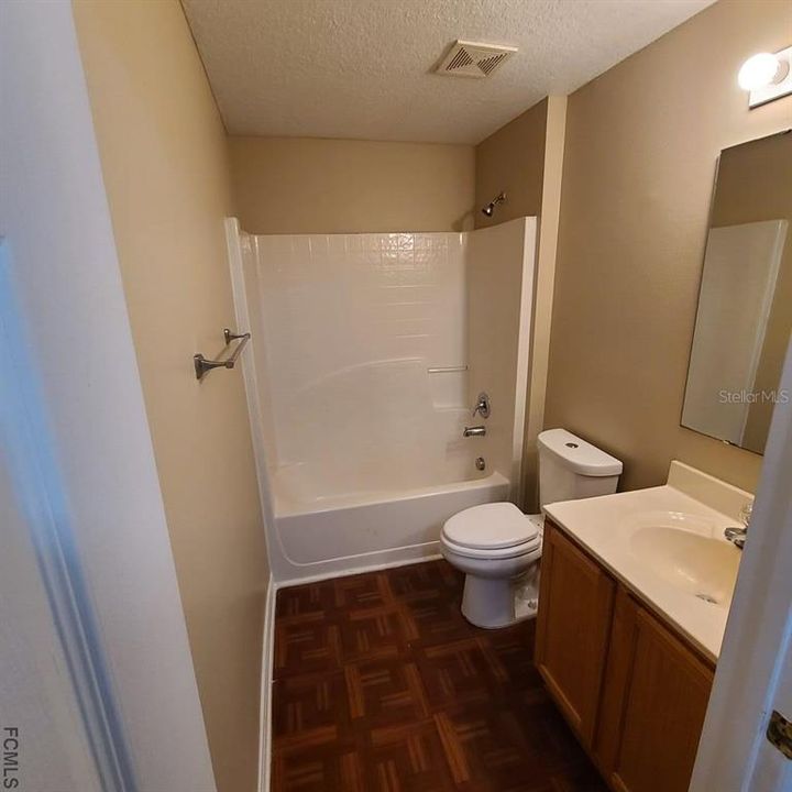 最近租的: $2,200 (4 贝兹, 2 浴室, 2239 平方英尺)