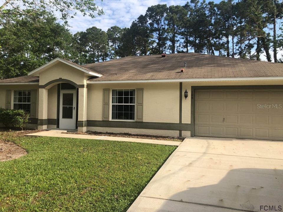 Recently Rented: $1,700 (4 beds, 2 baths, 1871 Square Feet)