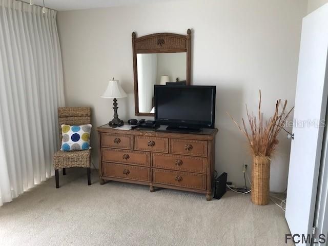 Recently Sold: $369,000 (2 beds, 1 baths, 1152 Square Feet)