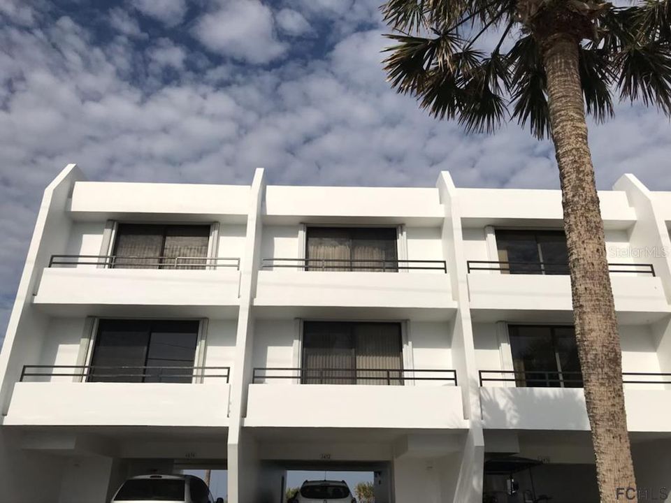 最近售出: $369,000 (2 贝兹, 1 浴室, 1152 平方英尺)