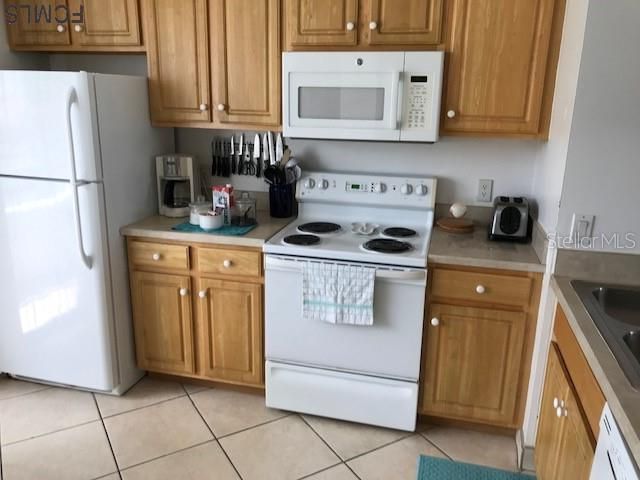 Recently Sold: $369,000 (2 beds, 1 baths, 1152 Square Feet)