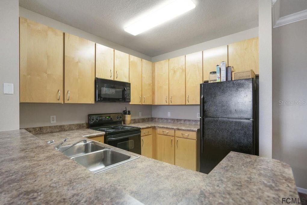 Recently Sold: $143,500 (1 beds, 1 baths, 845 Square Feet)