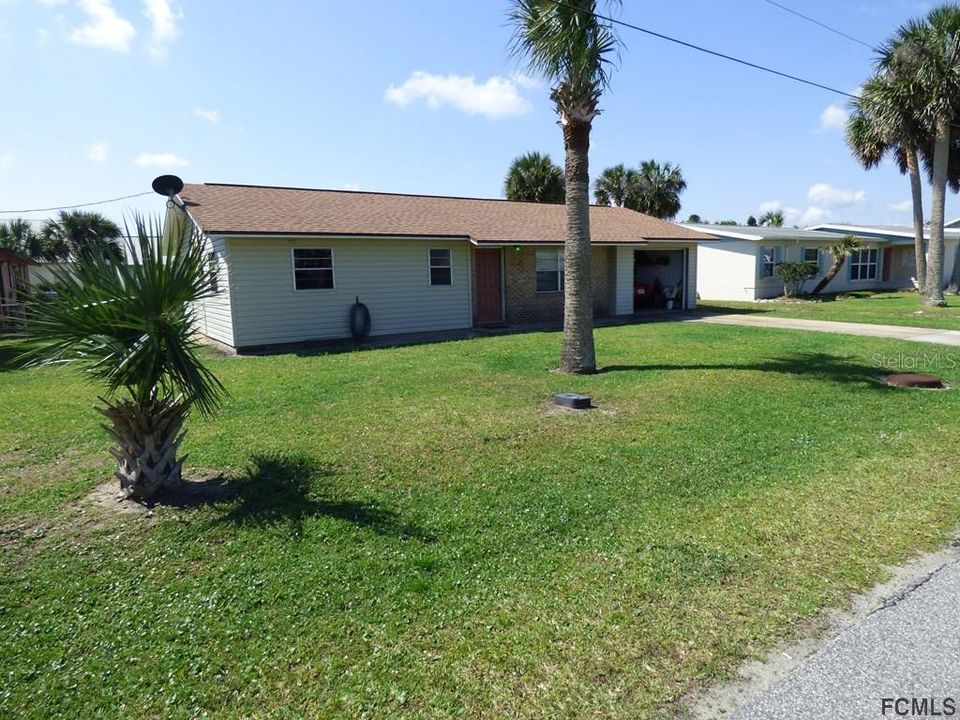 Recently Sold: $320,000 (2 beds, 2 baths, 988 Square Feet)