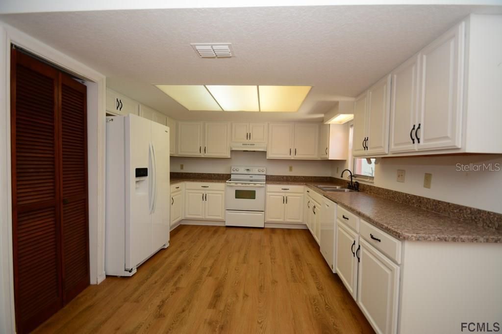 Recently Rented: $2,100 (2 beds, 0 baths, 1202 Square Feet)