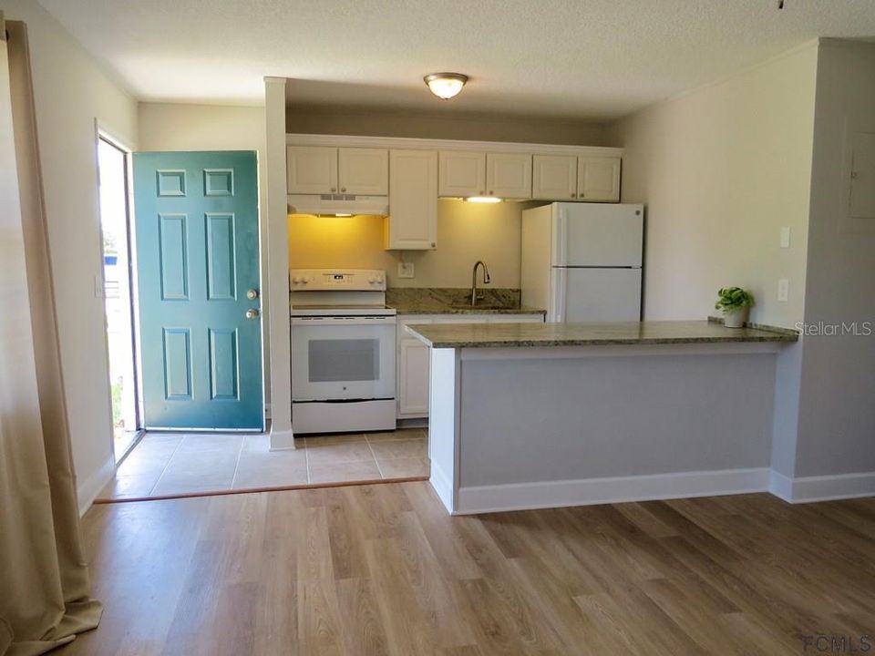 Recently Sold: $125,000 (1 beds, 1 baths, 666 Square Feet)