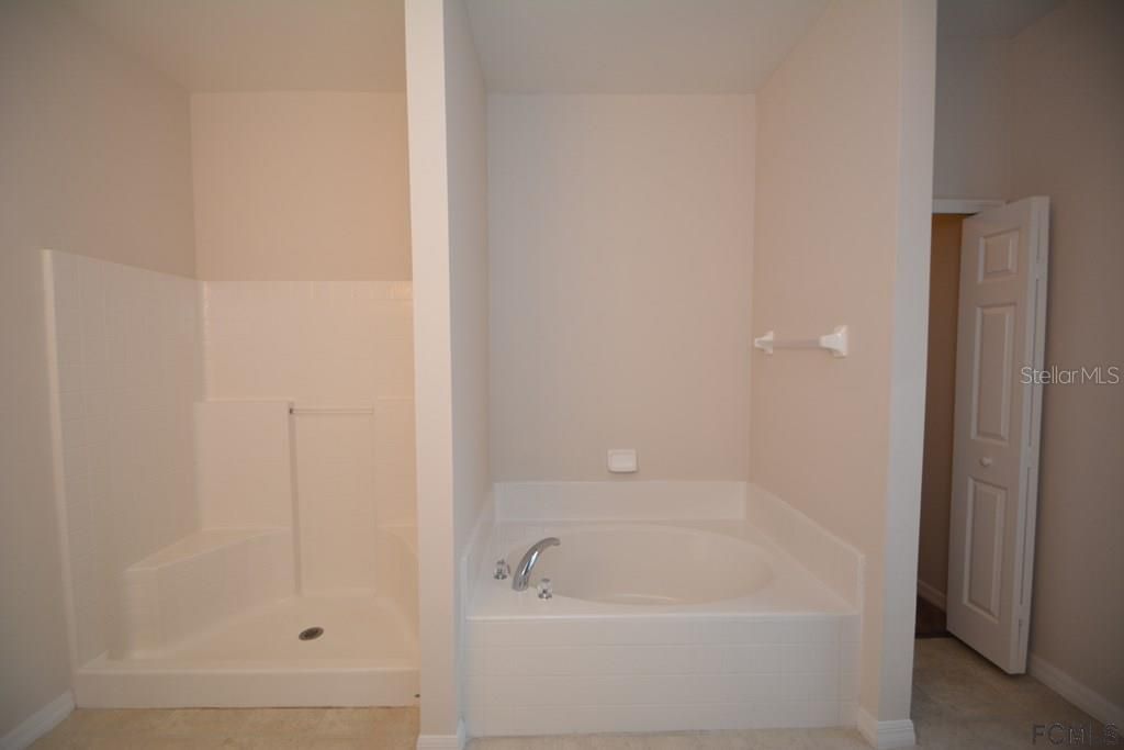 Недавно арендовано: $1,800 (4 спален, 2 ванн, 2242 Квадратных фут)