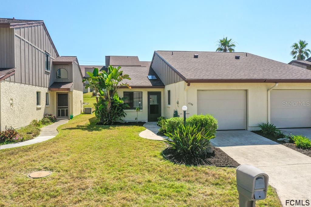 最近售出: $244,900 (2 贝兹, 2 浴室, 910 平方英尺)