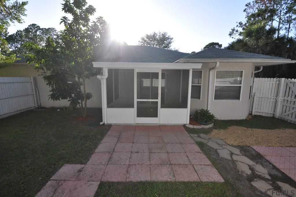 Recently Rented: $1,550 (3 beds, 2 baths, 1357 Square Feet)