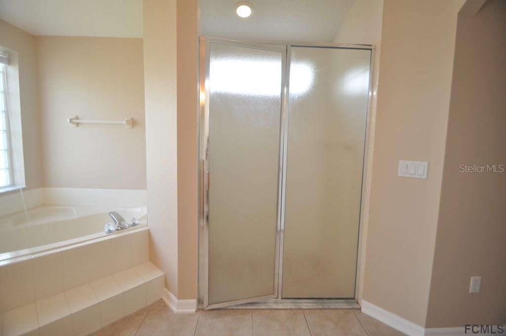 Недавно арендовано: $2,000 (4 спален, 3 ванн, 2428 Квадратных фут)