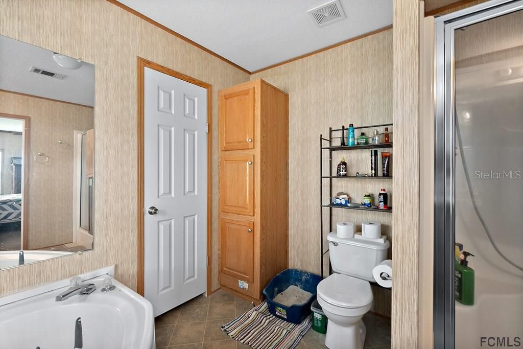 最近售出: $189,900 (3 贝兹, 2 浴室, 1800 平方英尺)