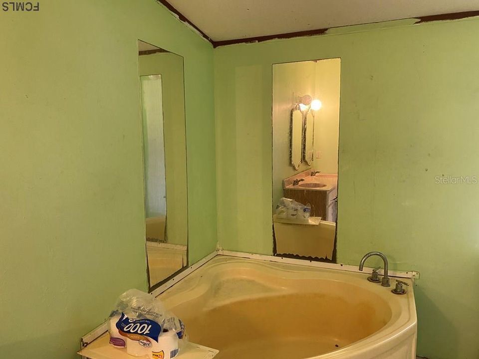 最近售出: $70,000 (3 贝兹, 2 浴室, 1458 平方英尺)