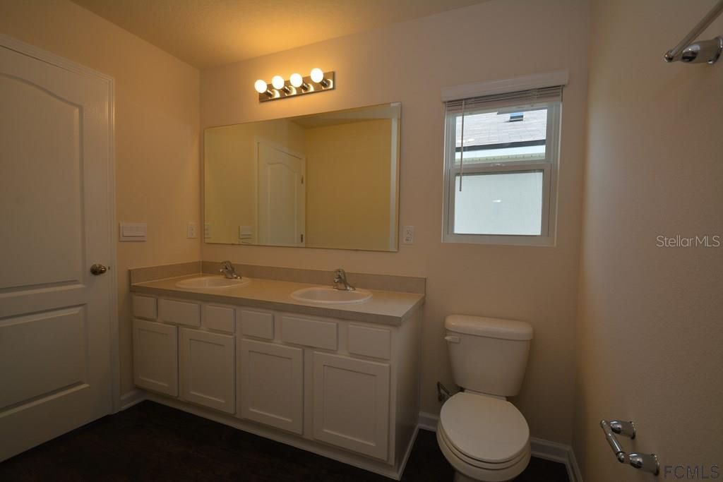 Недавно арендовано: $2,200 (4 спален, 2 ванн, 1864 Квадратных фут)