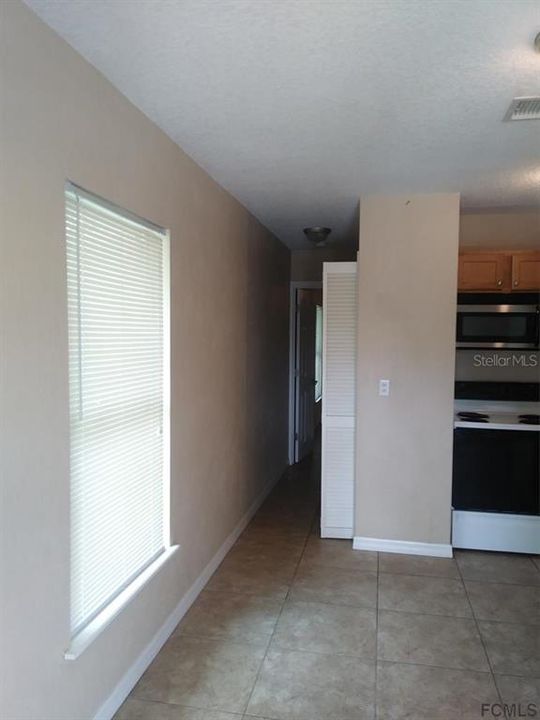 Recently Rented: $900 (1 beds, 1 baths, 477 Square Feet)