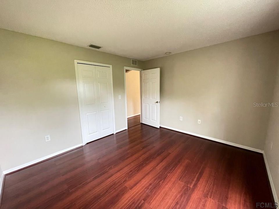 Recently Rented: $1,600 (3 beds, 2 baths, 1212 Square Feet)